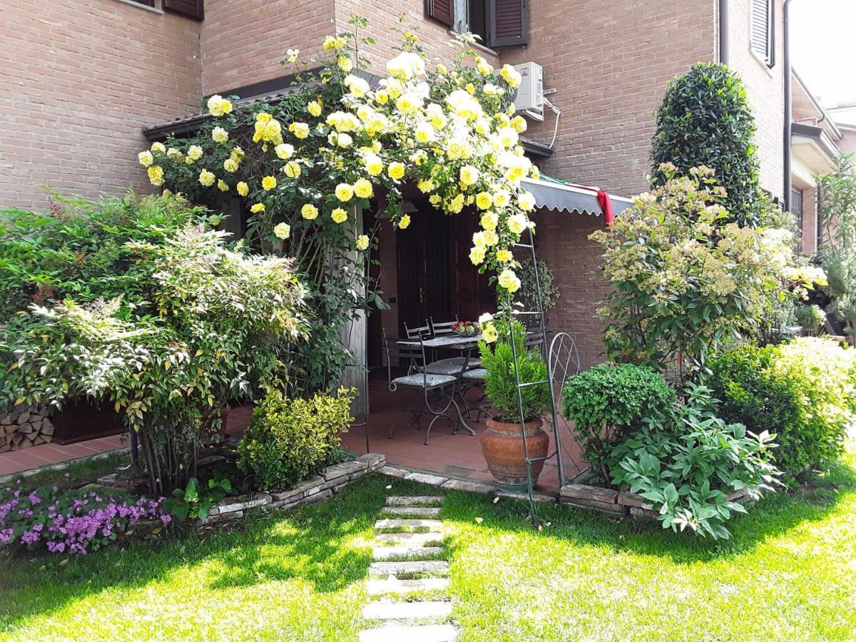 B&B La Rosa Gialla Maranello Exteriör bild