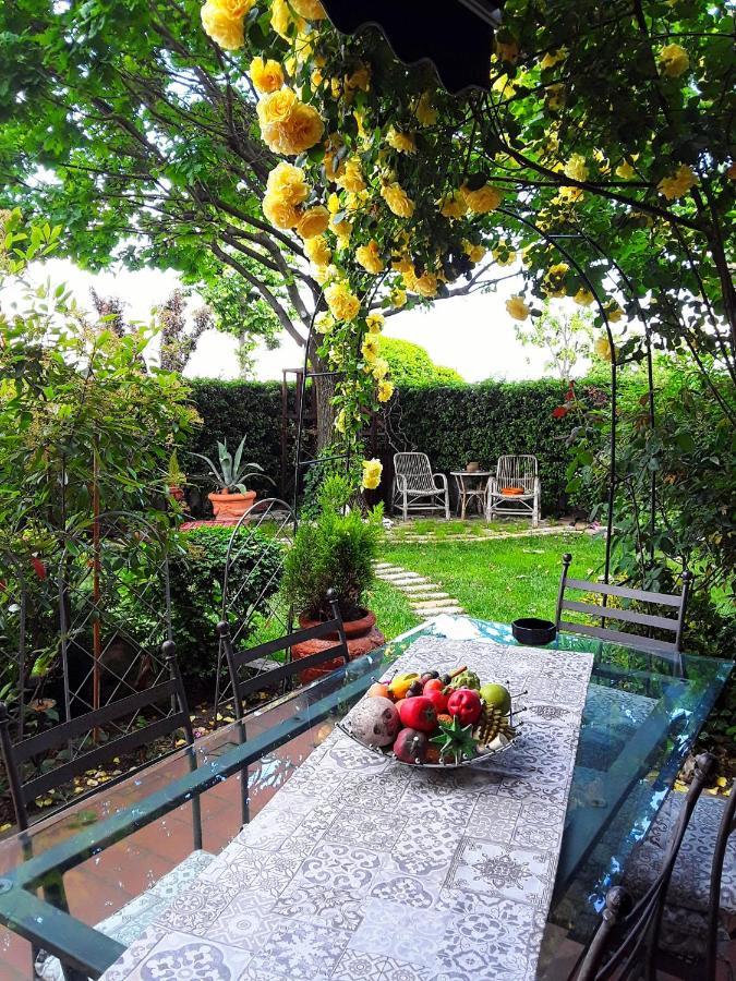 B&B La Rosa Gialla Maranello Exteriör bild